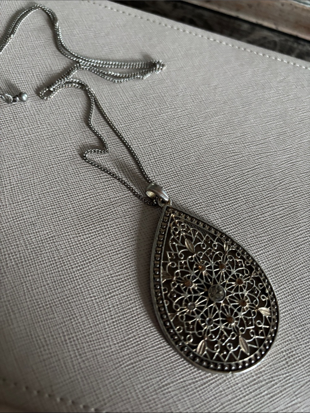 Silver Filigree Teardrop Pendant Necklace - Unbranded